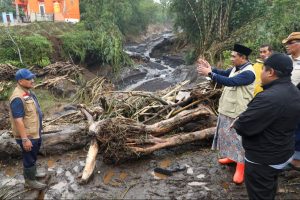 Tinjau Titik Terparah Banjir Bandang Pemalang, Taj Yasin Dorong Pemerintah Pusat Perkuat Hutan Lindung